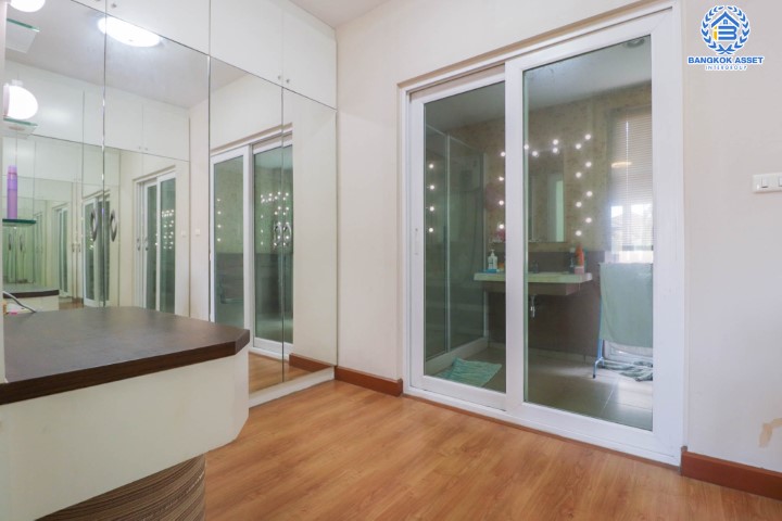 *****บ้านเดี่ยวมือสอง คุณภาพระดับแบรนด์ Q.House ม.คาซ่าวิลล์ ราชพฤกษ์-แจ้งวัฒนะ เนื้อที่กว้างเกือบ 100 ตร.ว. หลังใหญ่ที่สุดในโครงการ! ฟังก์ชัน 3 ห้องนอน 3 ห้องน้ำ จอดรถได้ 2 คัน โครงการตั้งบนทำเลเดินทางสะดวก ติดถนนราชพฤกษ์ ใกล้ทางด่วน "แจ้งวัฒนะ" จองด่วน!